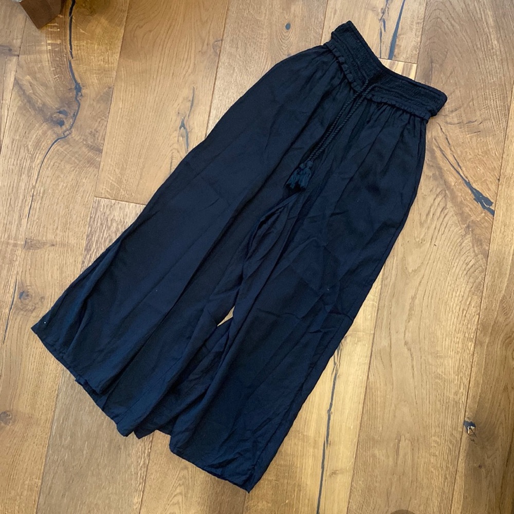 ❌❌SOLD❌❌ ARITZIA WIDE-LEGGED FLOWY BOHO PANTS